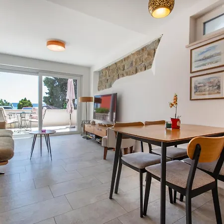 Awesome In With House Sea View Apartament *