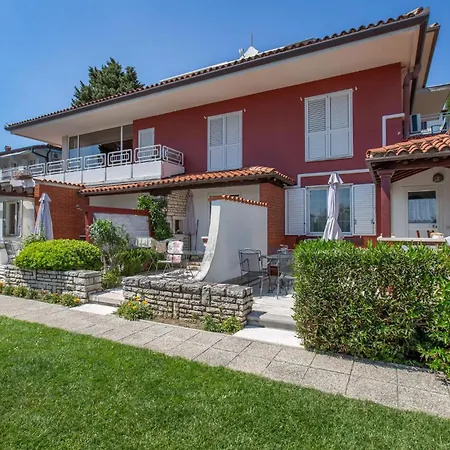 Awesome In With House Sea View