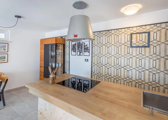 2 Bedroom Amazing In 波尔托罗